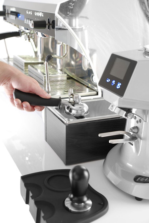 Odbijak do fusów w drewnianej obudowie HENDI 208380