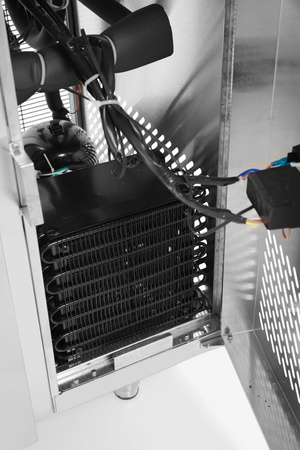 Stół chłodniczy z 4 szufladami i agregatem bocznym