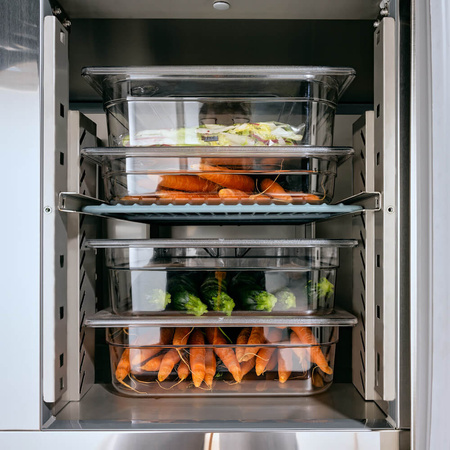 Stół chłodniczy 3 drzwiowy, agregat na dole, Frost, GN 1/1, V 219 l STALGAST 835039