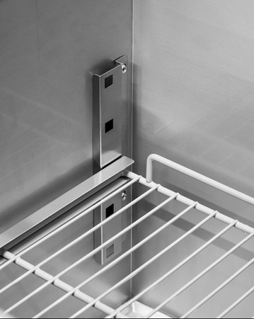 Stół chłodniczy sałatkowy z nadstawą szklaną RQS903SQ | 3-drzwiowy | 1365x703x1285 mm