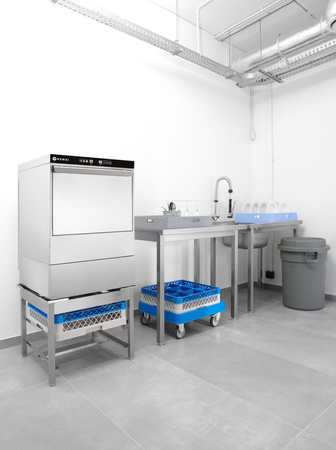 Zmywarka do naczyń 50x50 elektroniczna z dozownikiem detergentu i HENDI 231753