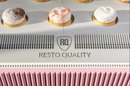 Witryna cukiernicza chłodnicza Dolce Visione Premium 1300 Bianco | podświetlany cokół | białe wnętrze | 1300x670x1300 mm