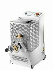 Maszynka do makaronu z nożem odcinającym | system chłodzenia | podstawa | 25 kg/h | wsad 8 kg ciasta | MPF8N